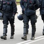 Bolsonaro assina perdão de crimes culposos para militares e policiais